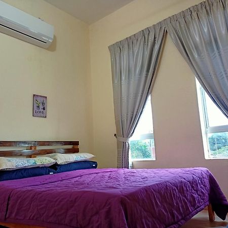 Topville Homestay Kangar Exterior foto