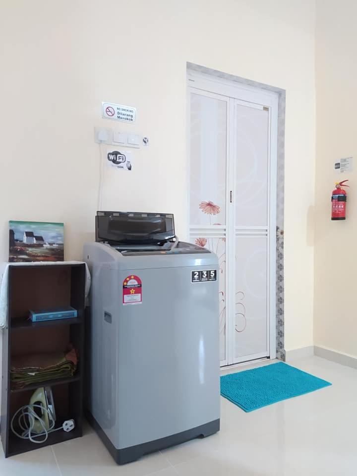 Topville Homestay Kangar Exterior foto